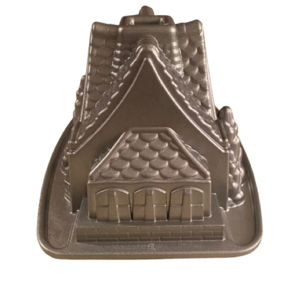 Nordic Ware Gingerbread House Cottage Bundt Cake Pan Nonstick Aluminum 9 Cup EUC